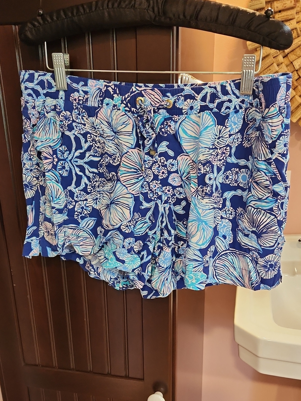 Lilly Pulitzer Navy Blue Floral Shell-Print Shorts Elastic & Tie Waste Size M